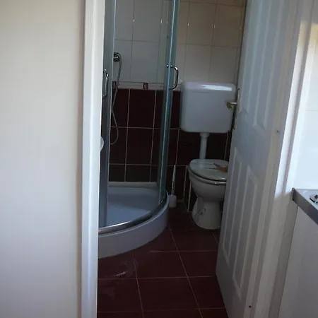 Porkolab Apartmanhaz * Gyenesdiás