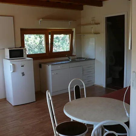 Porkolab Apartmanhaz * Gyenesdiás