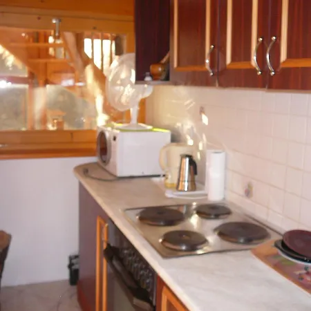 Porkolab Apartmanhaz * Gyenesdiás